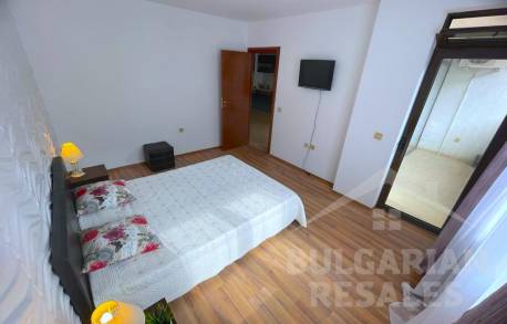 Апартамент в тих район за вашата почивка! - Снимка 7