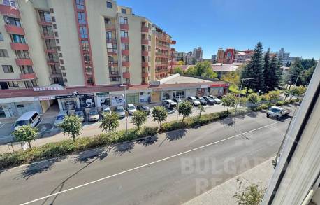 Furnished studio with a convenient layout in Flores Park - Photo 7