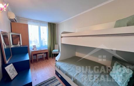 Apartament z 2 sypialniami w kompleksie „Garden of Eden”, Święty Włas - Фото13