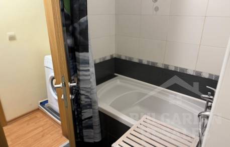 Apartament na środkowym piętrze, z widokiem na morze i w pełni umeblowany. - Фото14