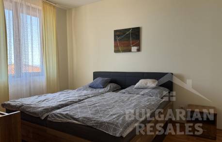 Apartament na środkowym piętrze, z widokiem na morze i w pełni umeblowany. - Фото16