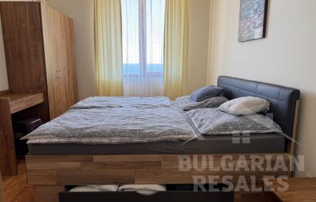 Apartament na środkowym piętrze, z widokiem na morze i w pełni umeblowany. - Фото17