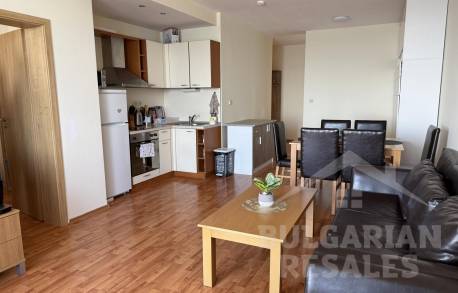 Apartament na środkowym piętrze, z widokiem na morze i w pełni umeblowany. - Фото3