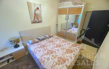 Просторен апартамент с излаз на тераса - Снимка 10