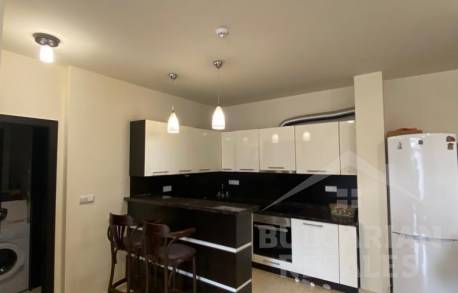 Просторен и светъл апартамент с красива гледка - Снимка 6