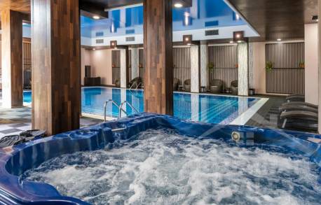 Апартамент в красив комплекс, първа линия! - Снимка 15