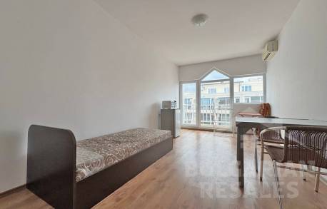 Студия в семейном комплексе с бассейном, курорт Солнечный берег - Фото 2