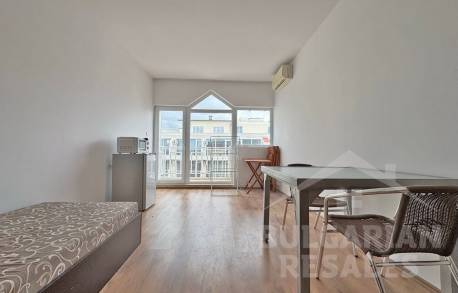 Студия в семейном комплексе с бассейном, курорт Солнечный берег - Фото 4