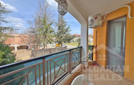 Moderný apartmán s výhľadom na bazén, komplex „Golden Dreams“ - Фото10