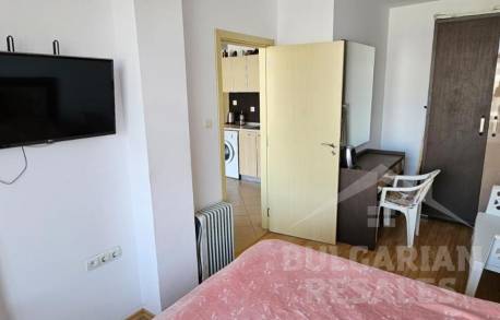 Добра цена! Двустаен апартамент с голяма тераса - Снимка 8