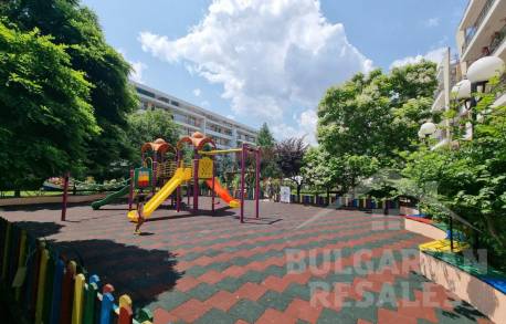 Прекрасен апартамент с голям балкон комплекс Гранд Камелиа 2 - Снимка 15