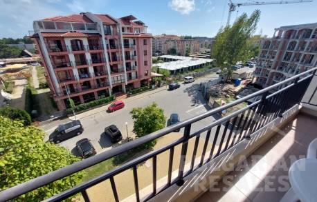 Уютен апартамент в добър район на курорта - Снимка 7