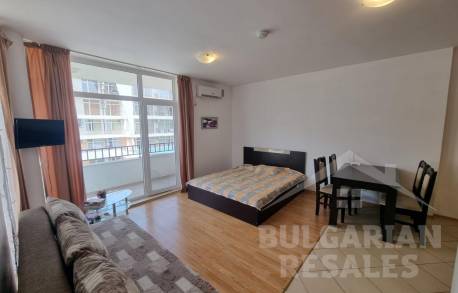 Прекрасен апартамент с голям балкон комплекс Гранд Камелиа 2 - Снимка 9