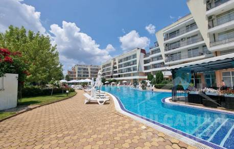 Апартамент в затворен комплекс, готов за ползване - Снимка 14