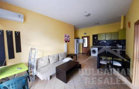 Spacious apartment with access to the pool in a great complex - Photo 2