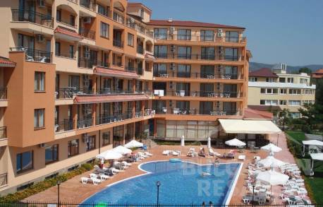 Гледка към басейна! Студио в комплекс с басейн - Снимка 9