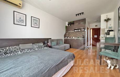 Гледка към басейна! Студио в комплекс с басейн - Снимка 3