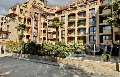 One-bedroom apartment with pool view, “Harmony Suites 1” complex, Sunny Beach - Photo 15