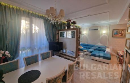 Luksusowy dwupoziomowy apartament z widokiem na basen - Фото3