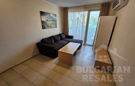 Изглед към басейна! Удобен апартамент в „Harmony Suites 1“ - Снимка 6