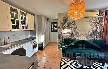 Апартамент мечта: стилно обновяване и гледка към басейна! - Снимка 6