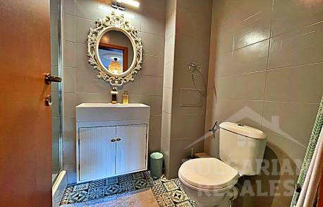 Апартамент мечта: стилно обновяване и гледка към басейна! - Снимка 18