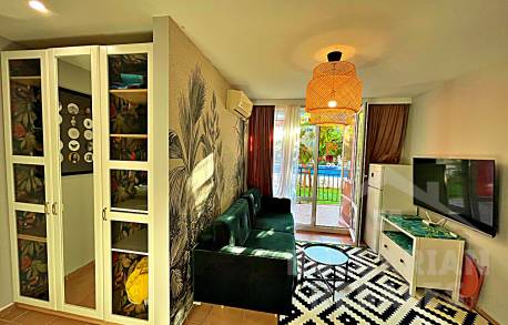 Апартамент мечта: стилно обновяване и гледка към басейна! - Снимка 9