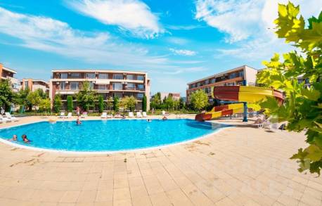 Хубаво обновяване и гледка към басейна! - Снимка 11