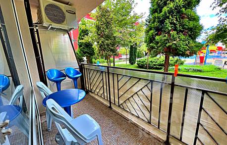 Хубаво обновяване и гледка към басейна! - Снимка 9