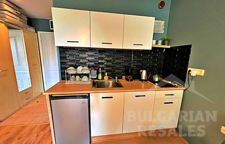 Хубаво обновяване и гледка към басейна! - Снимка 5