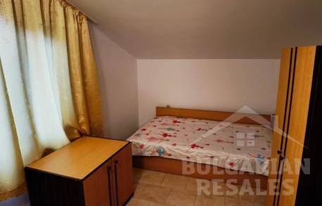 Къща в Кошарица, самостоятелна с парцел - Снимка 6