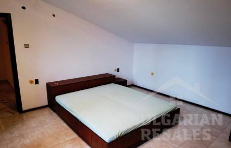 Къща в Кошарица, самостоятелна с парцел - Снимка 11