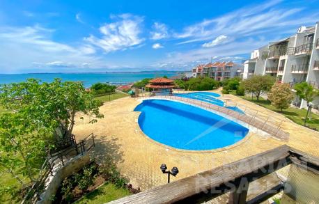 Панорамен апартамент с гледка към морето в комплекс Diamant - Снимка 1