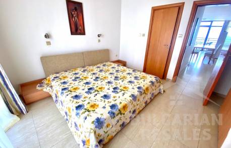 Панорамен апартамент с гледка към морето в комплекс Diamant - Снимка 10