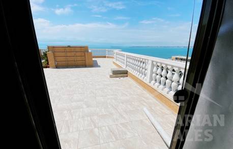 Пентхаус с три спални и огромна панорамна тераса - Снимка 13