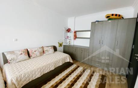 Пентхаус с три спални и огромна панорамна тераса - Снимка 2