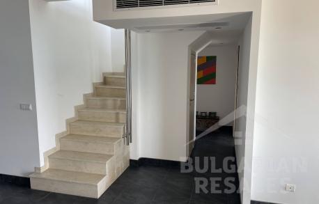 Многостаен мезонет на брега на морето в Ахелой - Снимка 5