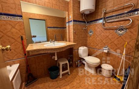 Страхотен апартамент в уютния комплекс Villa Romana - Снимка 11