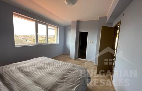 Flat with new kitchen and appliances, large terrace! - Photo 7