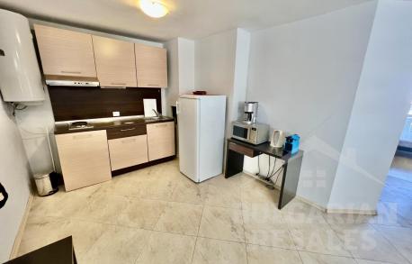 Апартамент с изглед към морето и голяма всекидневна - Снимка 10