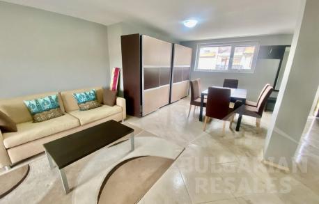 Апартамент с изглед към морето и голяма всекидневна - Снимка 8