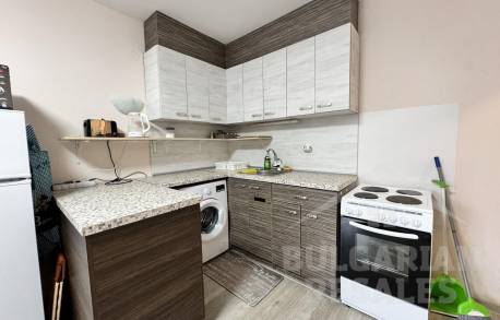 Просторен апартамент с една спалня в комплекс с плувен басейн - Снимка 3