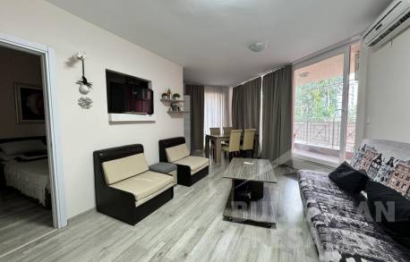 Просторен апартамент с една спалня в комплекс с плувен басейн - Снимка 2