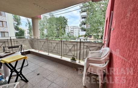 Просторен апартамент с една спалня в комплекс с плувен басейн - Снимка 8