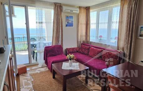 Flat with panoramic sea view! Three rooms! - Photo 2