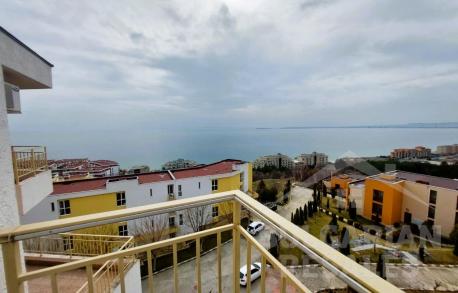 Jasny apartament z remontem nad morzem w Sveti Vlas - Фото1