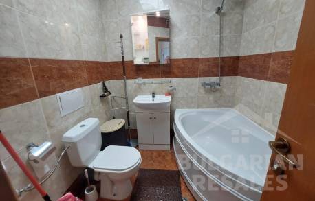 Jasny apartament z remontem nad morzem w Sveti Vlas - Фото11