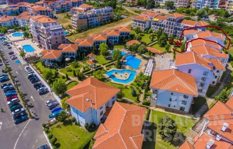 Таунхаус в елитния комплекс в Свети Влас - Снимка 1