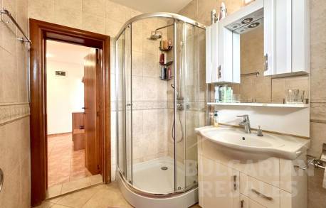 Dvojizbový apartmán s dvoma spálňami, nádherná časť komplexu! - Фото15