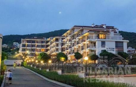 Студио в комплекс с голяма територия - Снимка 9